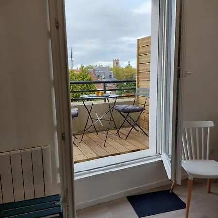 아파트 Sur Les Toits De *